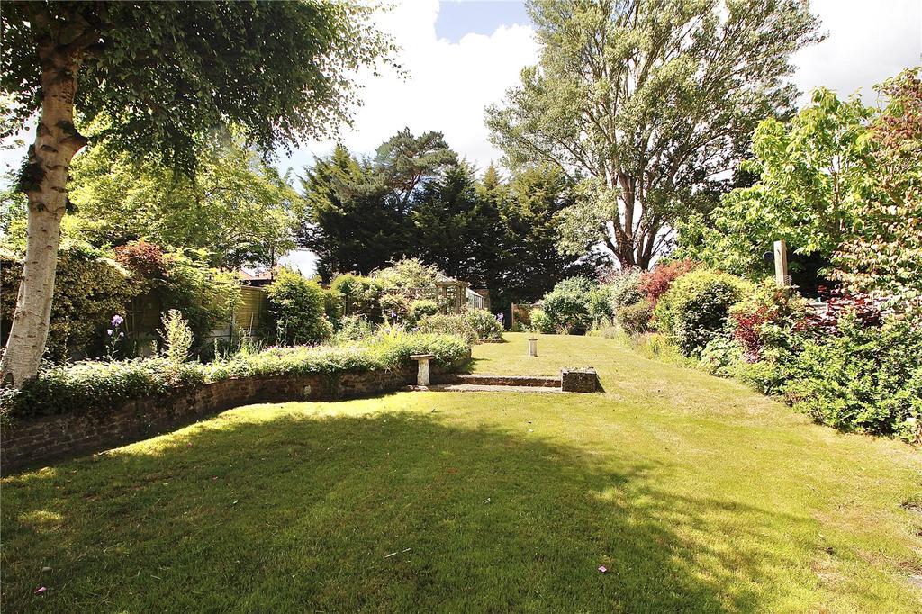 Dale Hall Lane, Ipswich, Suffolk, IP1 3 bed detached house £450,000