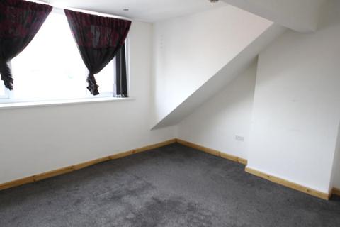 2 bedroom apartment to rent - Roundhay Road, Leeds LS8 4HT