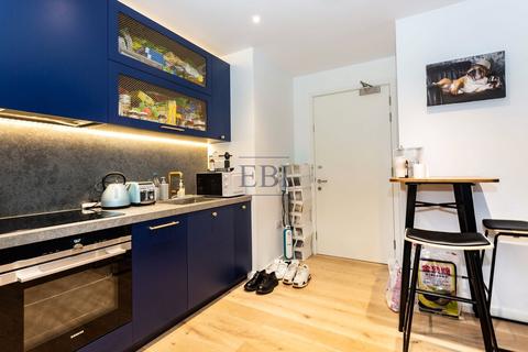 Studio for sale, Agar Building, Goodluck Hope, Canning Town, E14