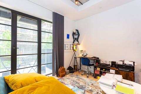 Studio for sale, Agar Building, Goodluck Hope, Canning Town, E14