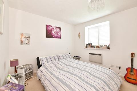 1 bedroom flat for sale, Woodhams Close, Battle, East Sussex