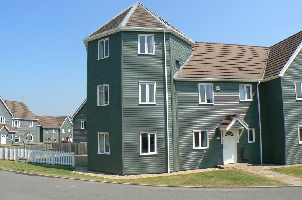 Wiltshire Crescent, The Wiltshire Leisure Village, SN4 7PB 4 bed semi