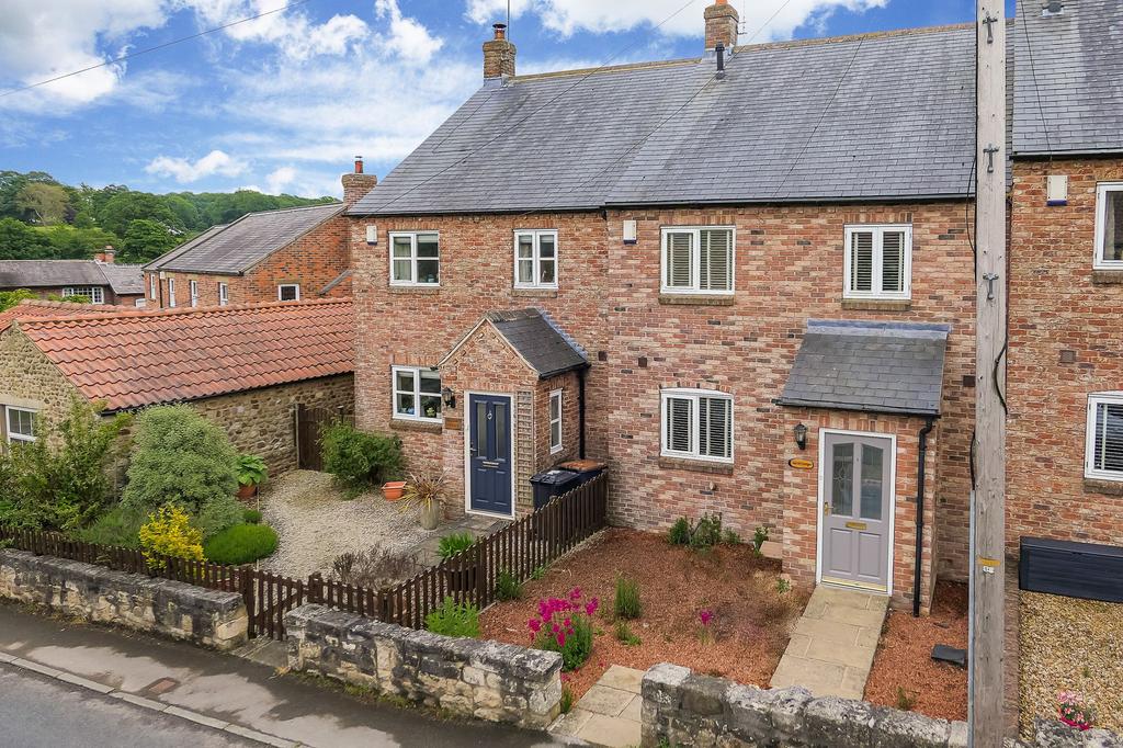 Wormald Green, Harrogate, HG3 3 bed terraced house for sale £299,950