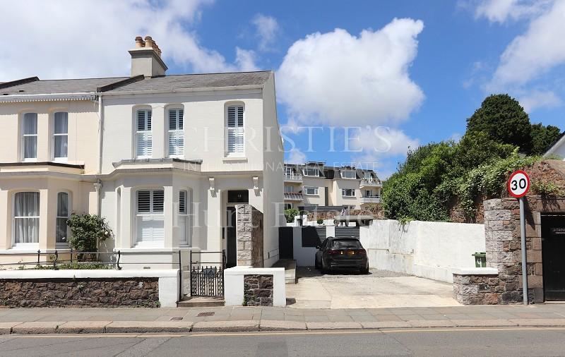 Val Plaisant, St. Helier, Jersey. JE2... 4 bed end of terrace house £