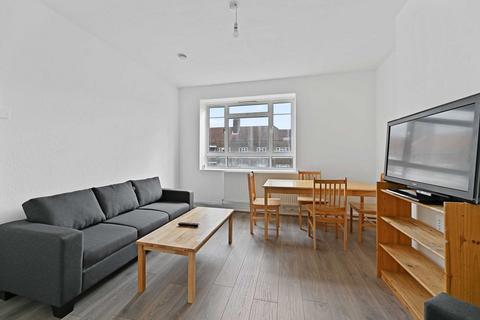 4 bedroom flat to rent, Australia Road, White City Estate, London W12 7QF