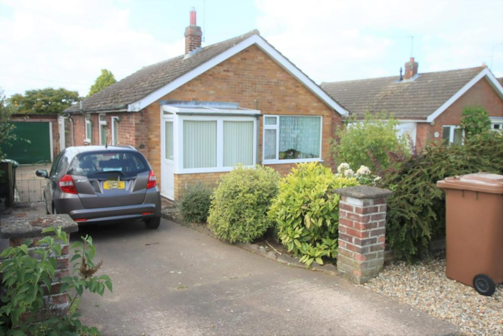 Heath Rise, Fakenham 2 bed detached bungalow £225,000