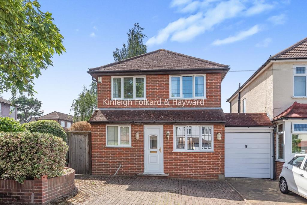 Oak Grove, West Wickham 3 bed detached house £675,000