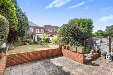 18 Oak Grove, West Wickham, BR4 0QP