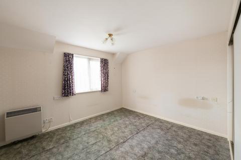2 bedroom end of terrace house for sale - Cherry Green Close, RH1