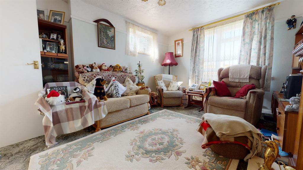 Mantle-Close-03232022 155914.jpg