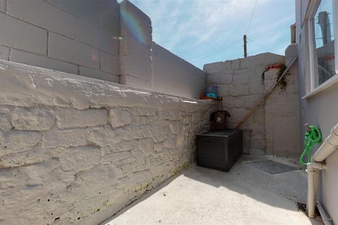 3 bedroom cottage for sale - East Street, Portland