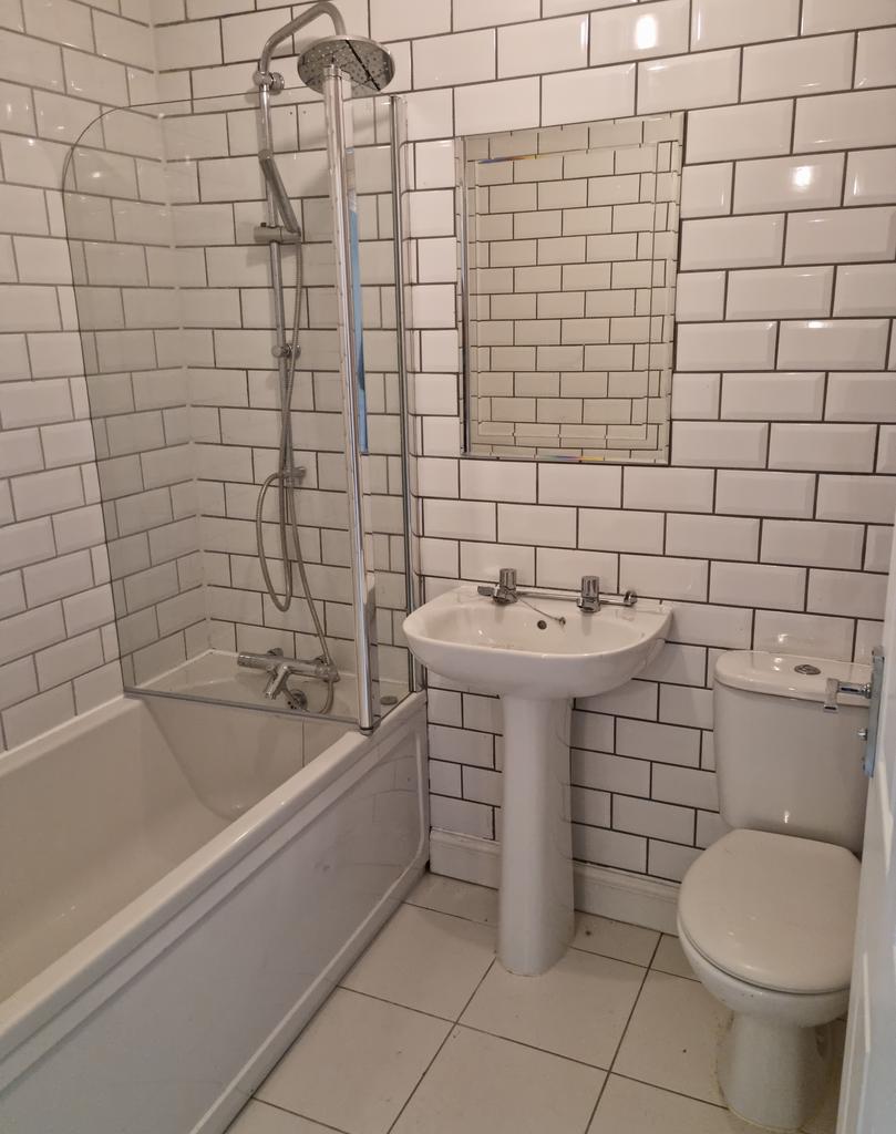 Main bathroom