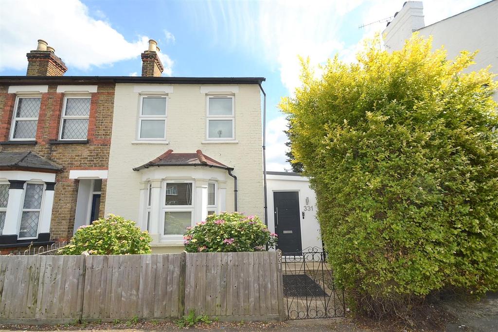 Staines Road, Middlesex 3 bed end of terrace house £485,000
