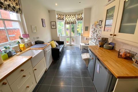 52 Broadway, Northampton, NN1 4SQ