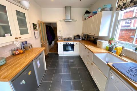52 Broadway, Northampton, NN1 4SQ