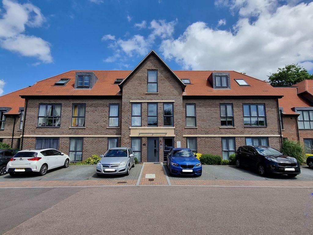 ELY HOUSE, Frances Drive, Dunstable LU6 1GG 1 bed apartment £225,000