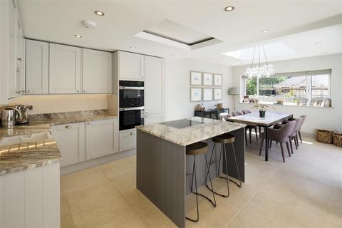 5 bedroom detached house for sale, Homefield House, Canterbury Road, Chilham