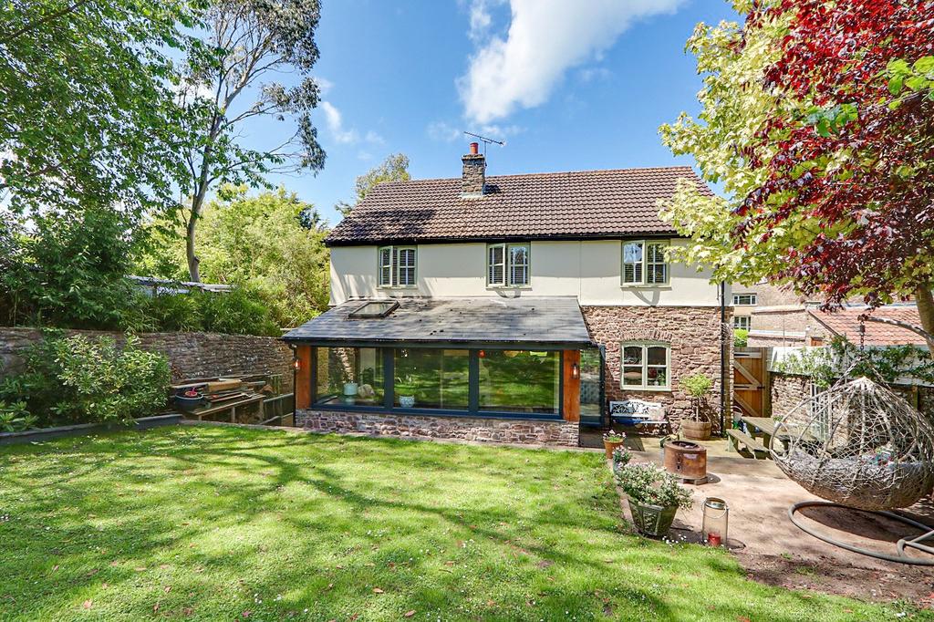 Main Road, Alvington, Lydney, Gloucestershire. GL15 6AT 4 bed detached ...