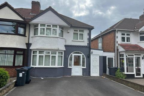 3 bedroom semi-detached house to rent, Stratford Road, Hall Green