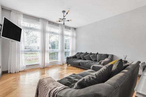14 Sweyn Place, London, SE3 0EZ
