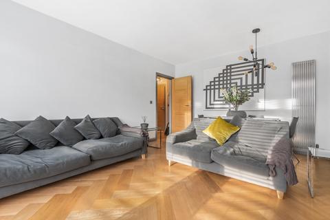 14 Sweyn Place, London, SE3 0EZ