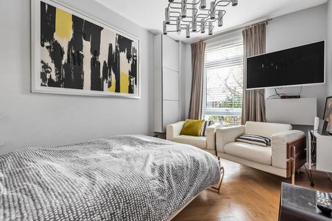 14 Sweyn Place, London, SE3 0EZ