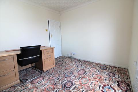 3 bedroom flat to rent - Tillotson Road, Edmonton, N9