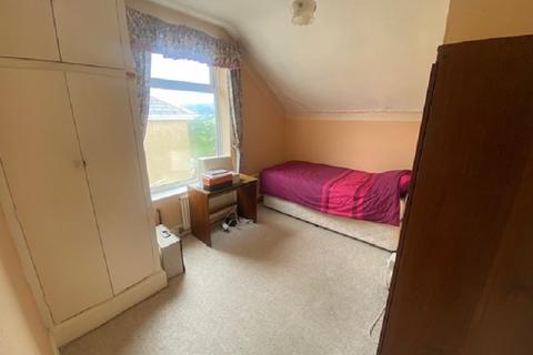 16 Castle Street, Skewen, Neath, SA10 6BY