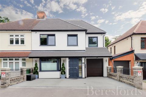 46 Woodstock Avenue, Romford, RM3 9NF