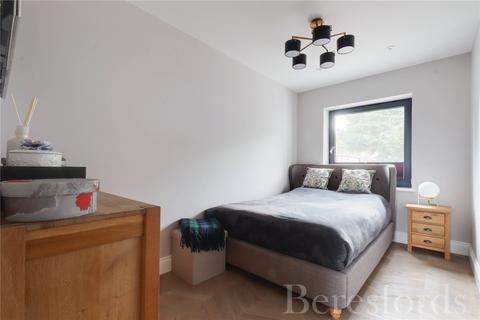 46 Woodstock Avenue, Romford, RM3 9NF
