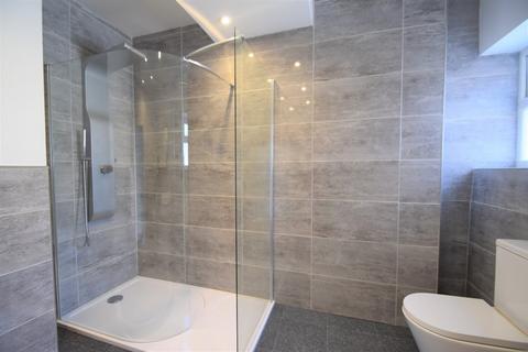 2 bedroom terraced house to rent, New Inn Court, Cullompton, Devon, EX15