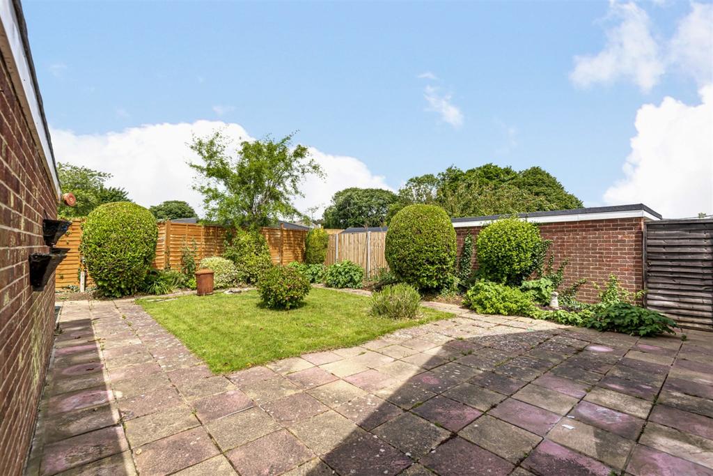 Boxgrove Gardens, Rose Green, Bognor Regis, PO21 2 bed detached