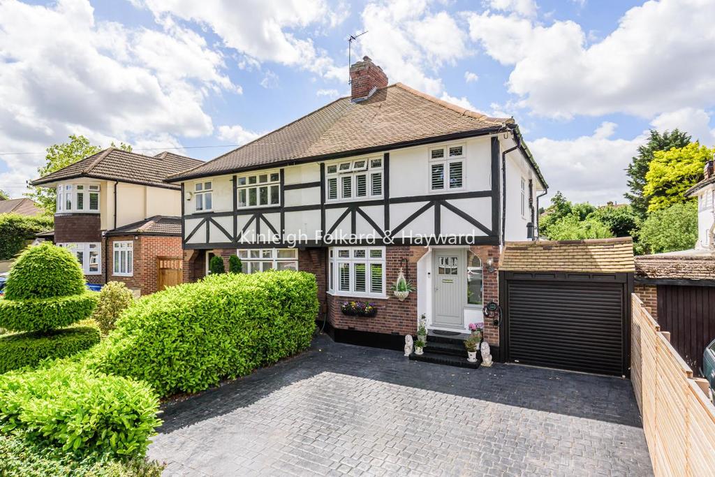 Gates Green Road, West Wickham 3 bed semidetached house £750,000