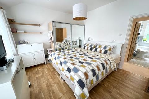 8 Southdown Road, Carshalton, SM5 4LT