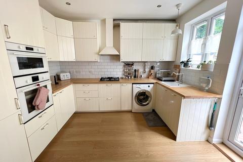 8 Southdown Road, Carshalton, SM5 4LT