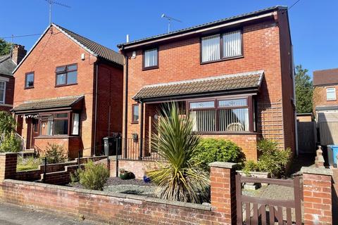 7 Kirkway, Broadstone, BH18 8ED