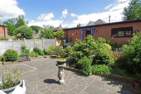 7 Kirkway, Broadstone, BH18 8ED
