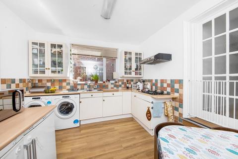 15 Burford Road, London, SE6 4DF