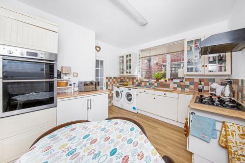 15 Burford Road, London, SE6 4DF