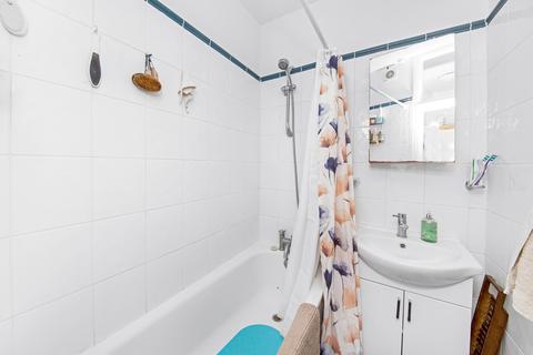 15 Burford Road, London, SE6 4DF