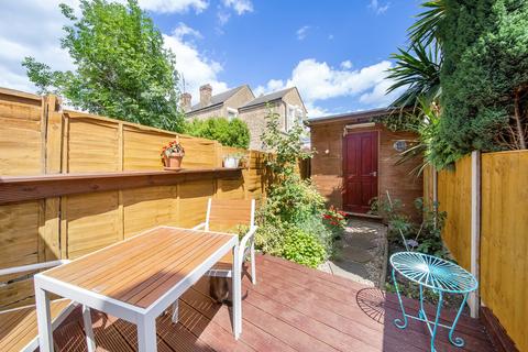 15 Burford Road, London, SE6 4DF