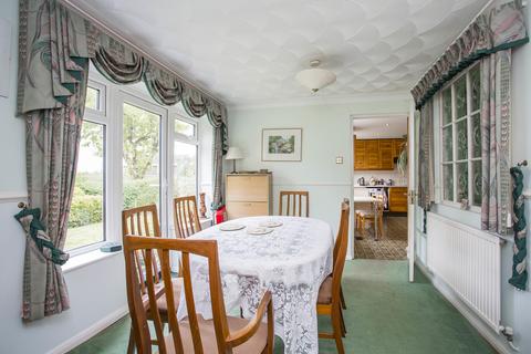3 bedroom detached bungalow for sale - Broadmead, Tunbridge Wells