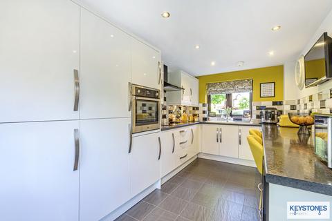 10 Lavender Close, South Ockendon, RM15 6TH