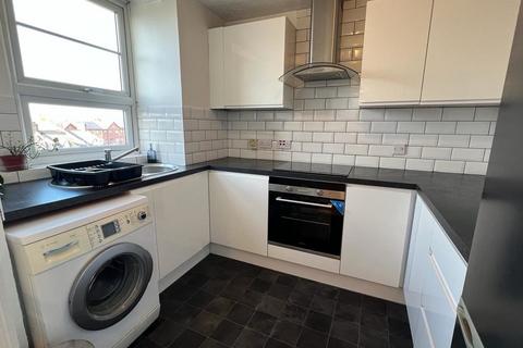1 bedroom apartment to rent, Memorial Avenue, E15