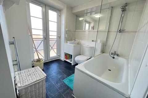 1 bedroom apartment to rent, Memorial Avenue, E15