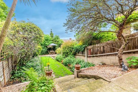 11 Allison Road, London, N8 0AN