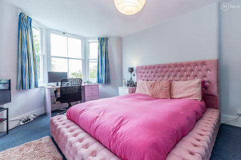 11 Allison Road, London, N8 0AN