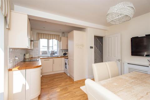 14 Kent Close, Orpington, BR6 7HD