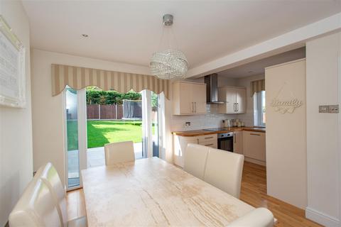 14 Kent Close, Orpington, BR6 7HD