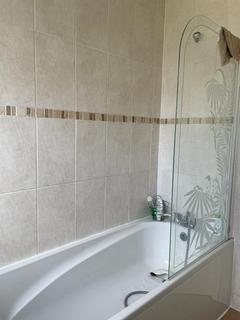 3 bedroom terraced house to rent, Rowan Crescent, London SW16